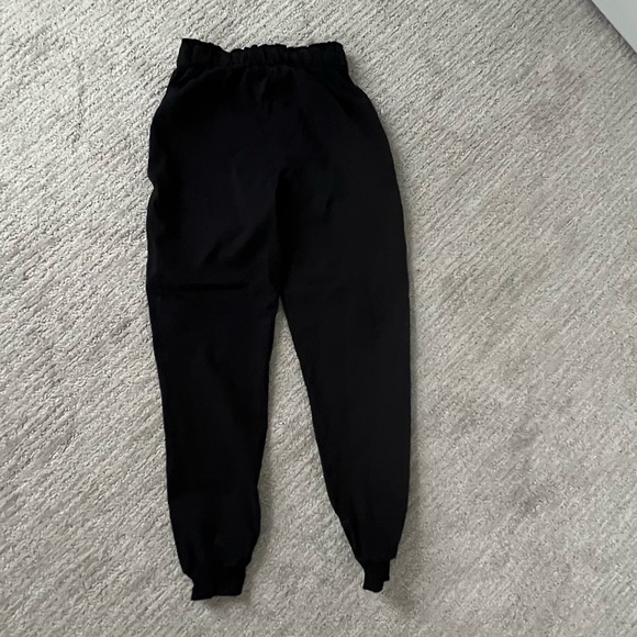 Women’s Lululemon High Waisted Joggers: Size 4 - Picture 2 of 6